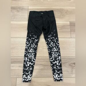 ALO Yoga x Gypset Goddess butterfly leggings Size XS